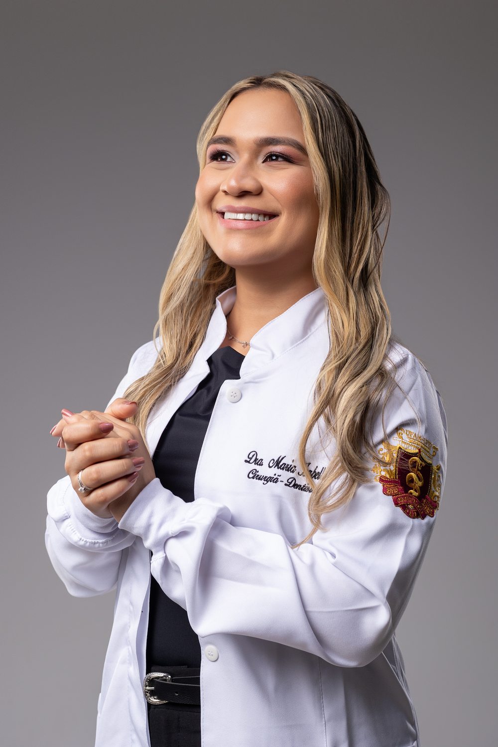 Dra. Isabelle em consultório